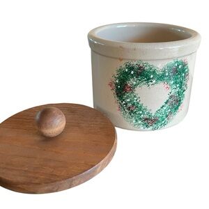 Roseville Pottery USA Custard Crock With Wooden Lid Heart Cottage